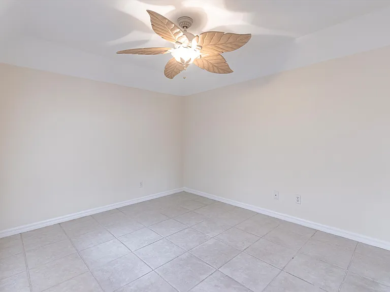6750 Lone Oak Blvd #H — Photo 30