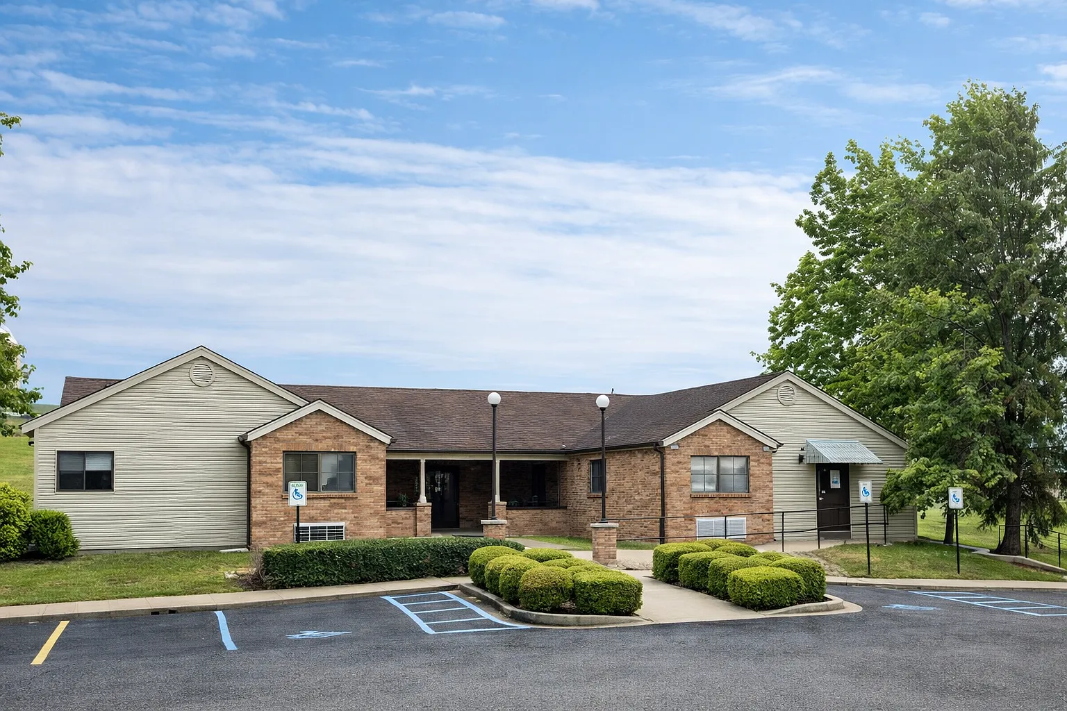 Westview Apartments — Photo 1