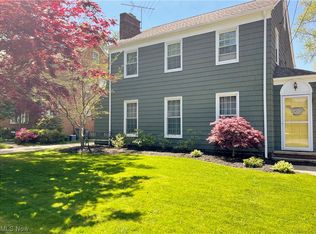 2590 Hampton Rd, Rocky River, OH 44116