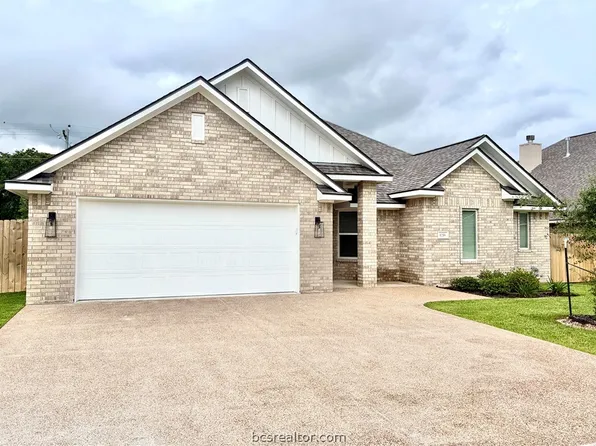 1216 Bridgewater Dr, College Station, TX 77845