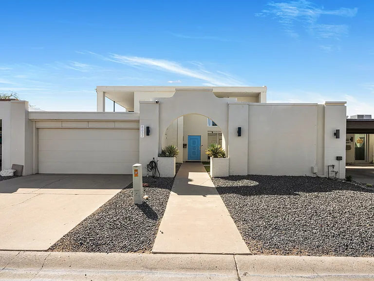8633 E Monterosa Ave — Photo 2
