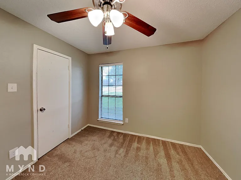 208 S Malone Rd — Photo 15