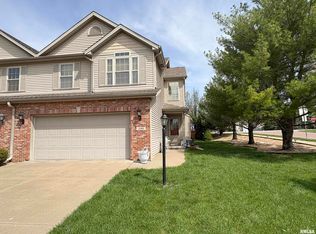 2203 W Kenfield Ct, Peoria, IL 61615