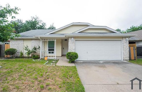 2nd image of 1011 Bodgers Dr