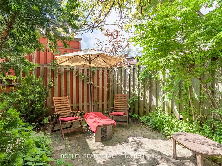 22 Martin Cres — Photo 37