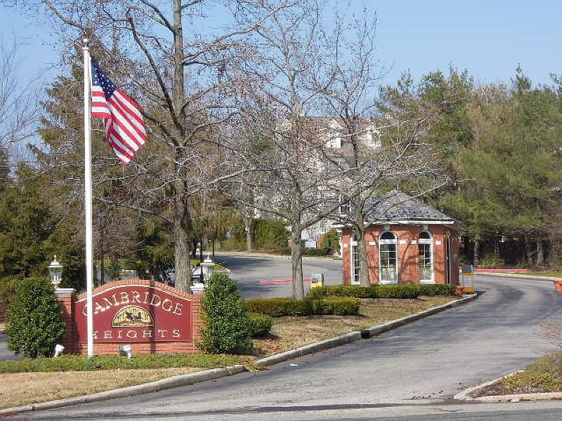 1st image of 178 Surrey Ct #178