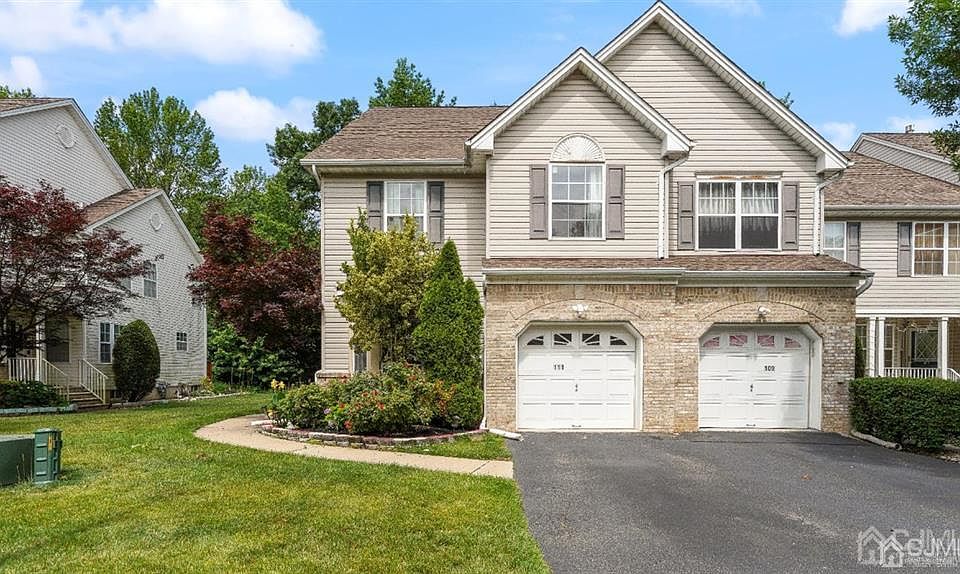 1st image of 111 Briarwood Dr