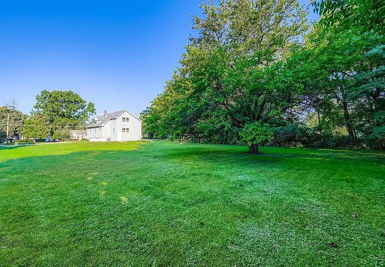 16855 Sayre Ave — Photo 19