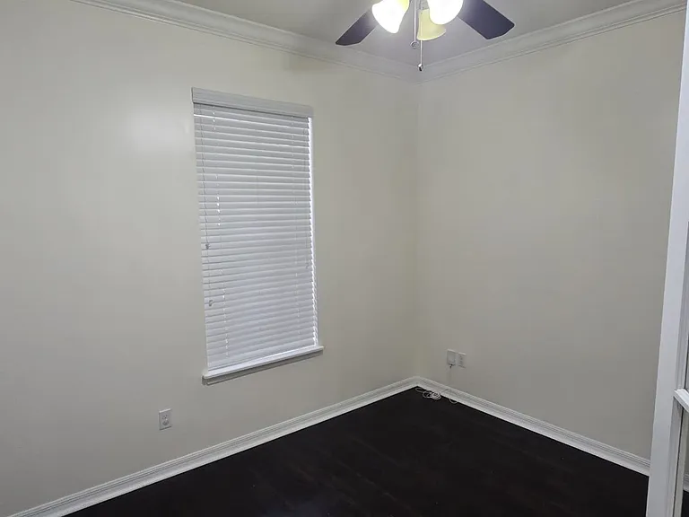 1523 Hanks Ave — Photo 11