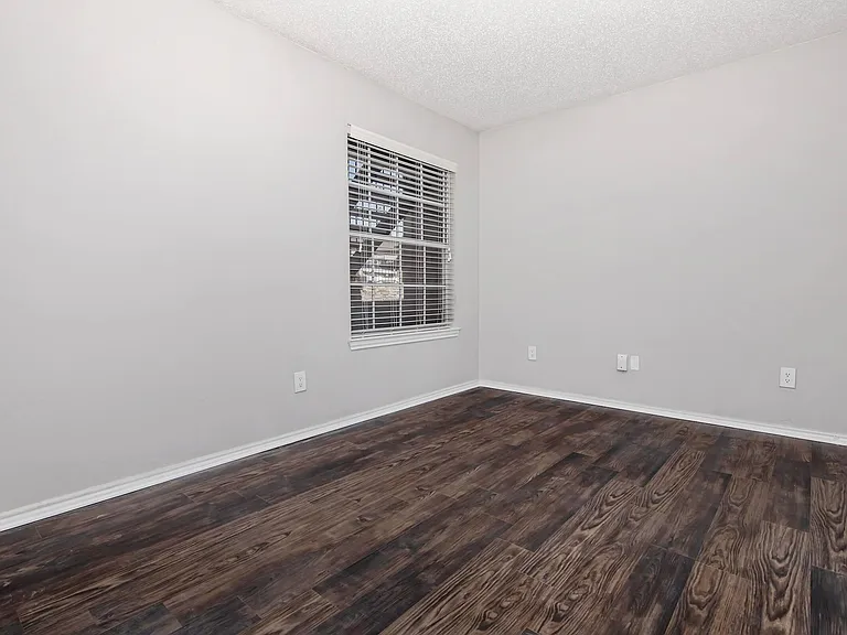 Eagle's Point Apartments — Photo 69