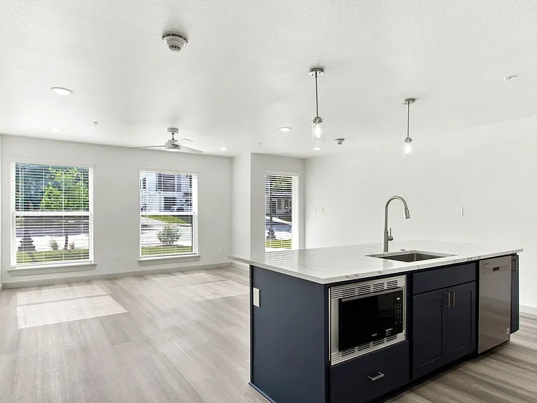 3240 S University — Photo 11