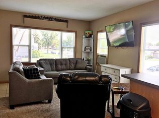 701 6th Ave W, Williston, ND 58801