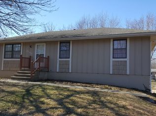 2106 S Owings St, Oak Grove, MO 64075
