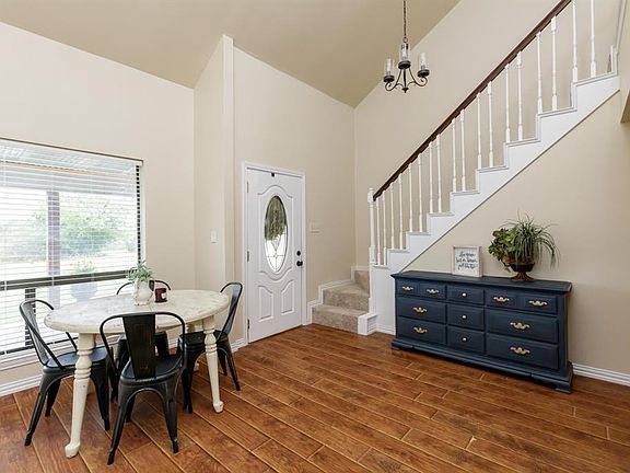 3rd image of 251 Wood Hollow Dr