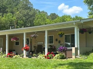 320 Caraway Ln, Goreville, IL 62939