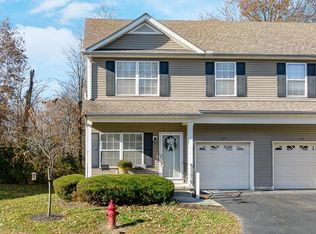 656 Grove Cir, Gahanna, OH 43230