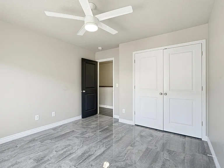 1843 W 775 N — Photo 20