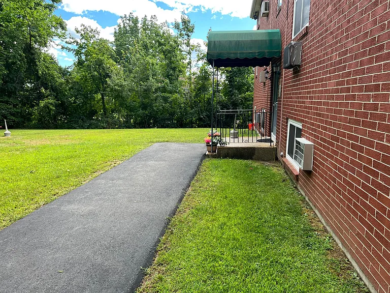 11 Linwood Ave #5 — Photo 3