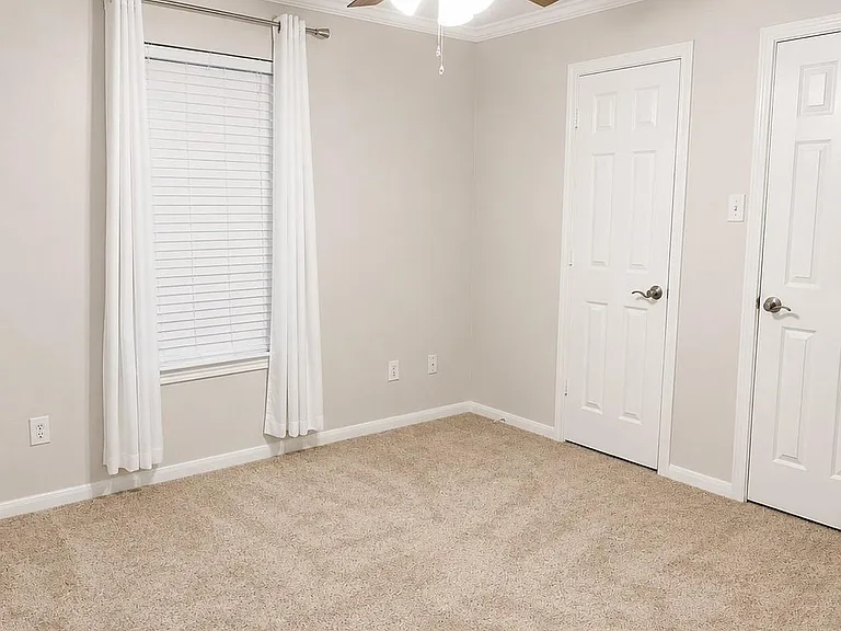1208 Andrews St — Photo 9