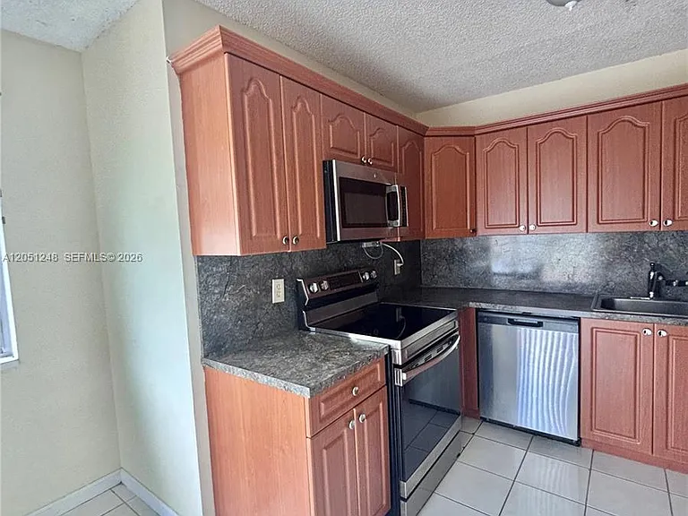 12271 SW 205th St — Photo 4