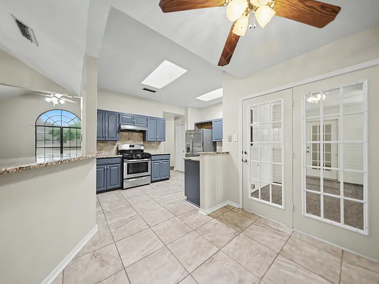 4522 Lone Star Trl — Photo 6
