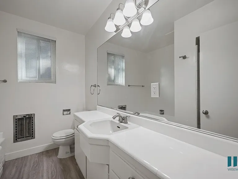 605 Barrington by Wiseman — Photo 17