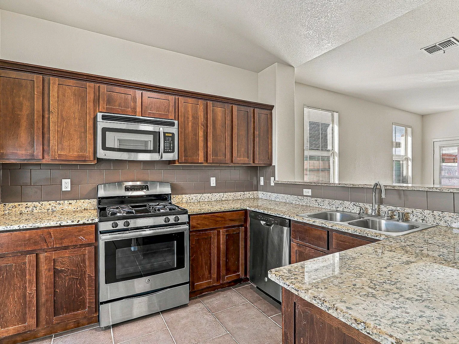 14661 Igor Kaleri Avenue - 1 — Photo 4