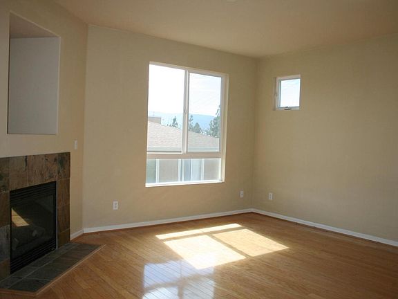 3rd image of 620 King George Ave