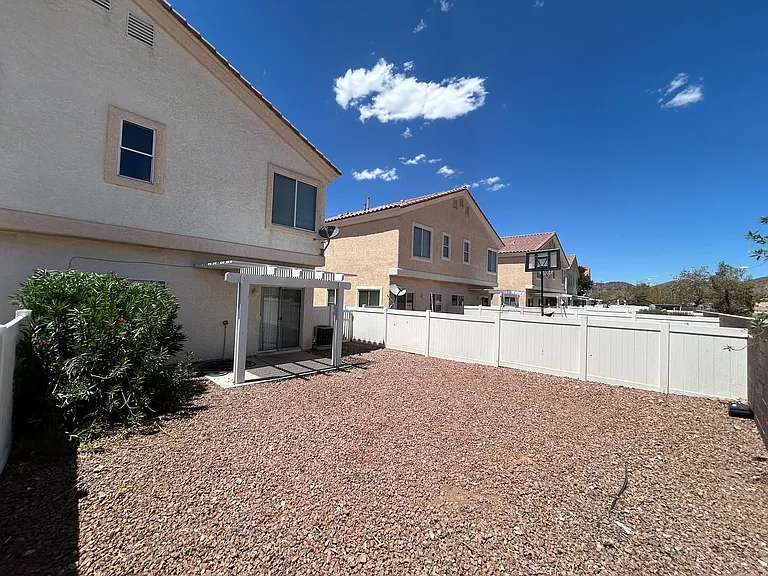 1611 Lefty Garcia Way — Photo 31