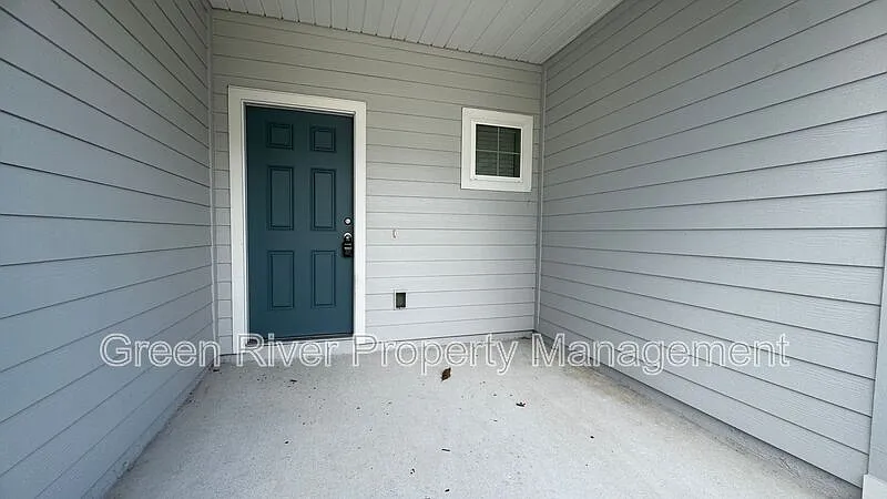 3 bed, 2.5 bath, 1574 sqft, $1,950 — Photo 2