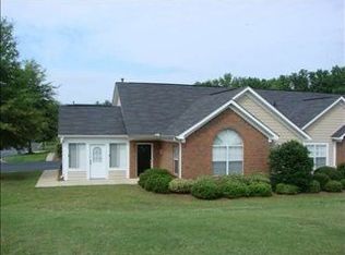 402 Heritage Club Dr, Greenville, SC 29615