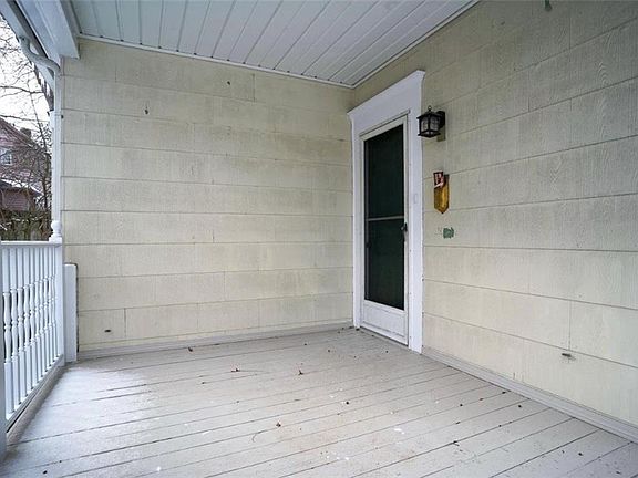 5th image of 762 Weber Ave