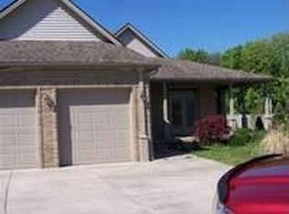 201 Southwind Dr NE, Warren, OH