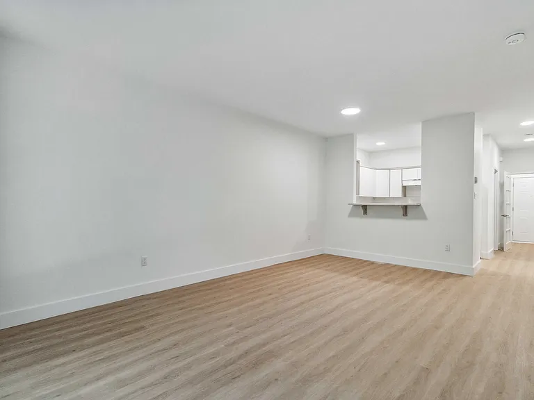 11 Horizon Ct #214 — Photo 12