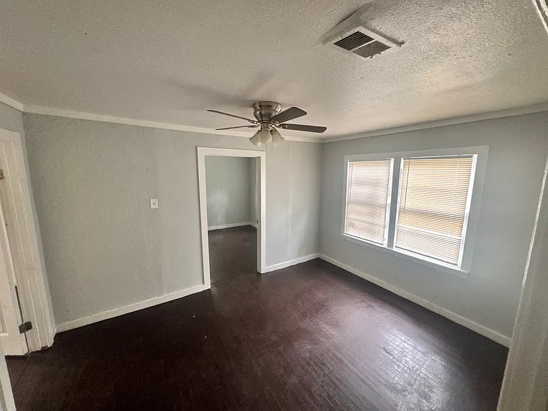 3725 Hancock St — Photo 8