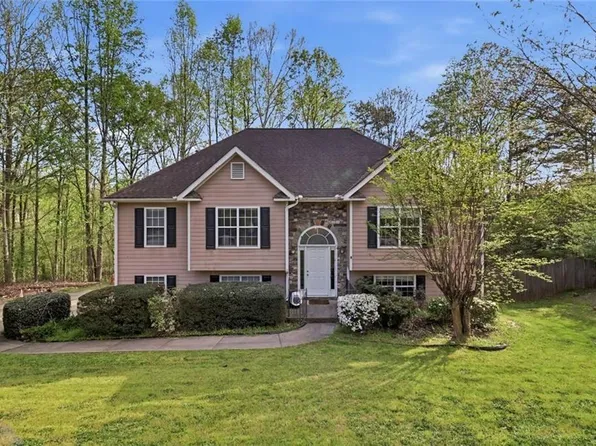 1235 Smoke Hill Ln, Hoschton, GA 30548