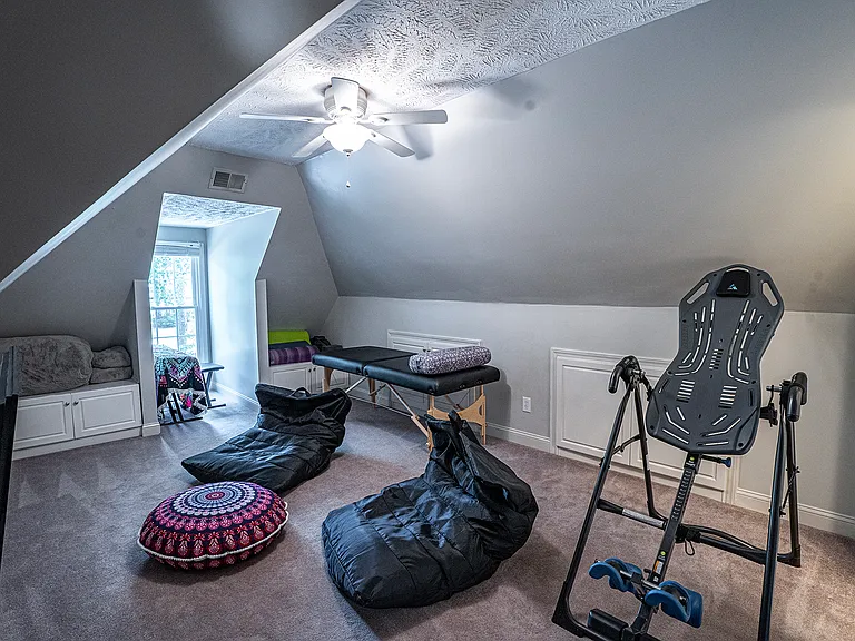 6028 Iverleigh Cir — Photo 33