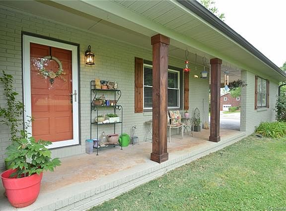 2nd image of 152 Tilley Ln