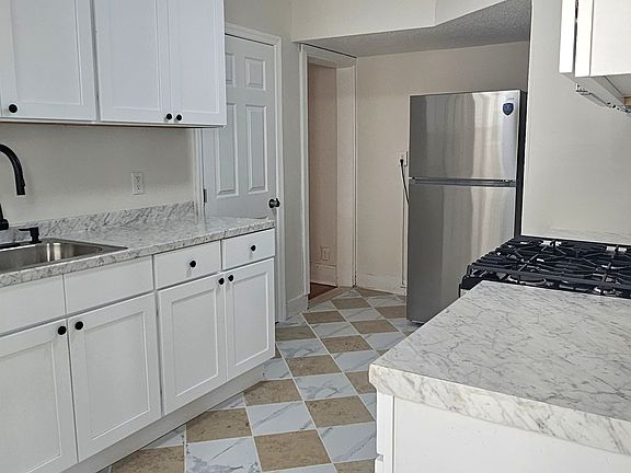 2nd image of 295 Norton St #Bo8