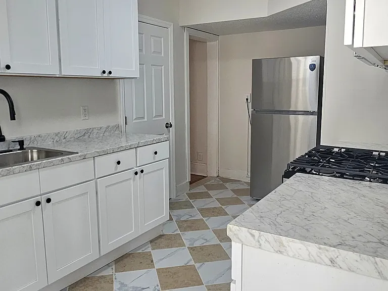 295 Norton St #BO8 — Photo 2