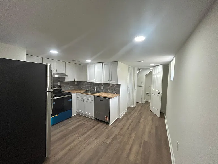 406 Elm St NW #2 — Photo 10
