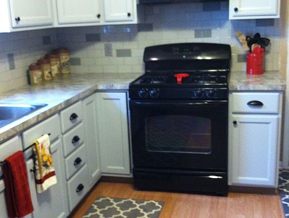 3rd image of 842 Heath Ln