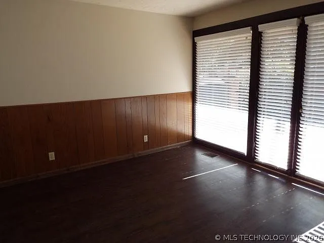 1912 W Evergreen St — Photo 5