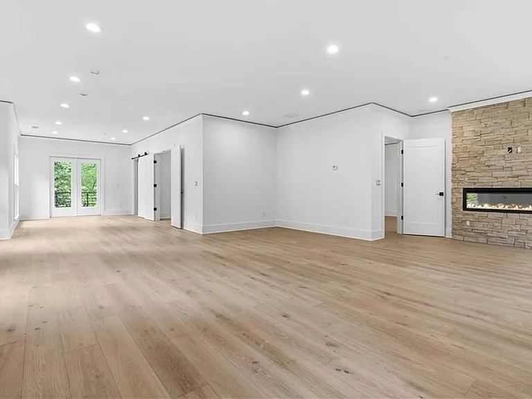 3196 Towerview Dr NE — Photo 40