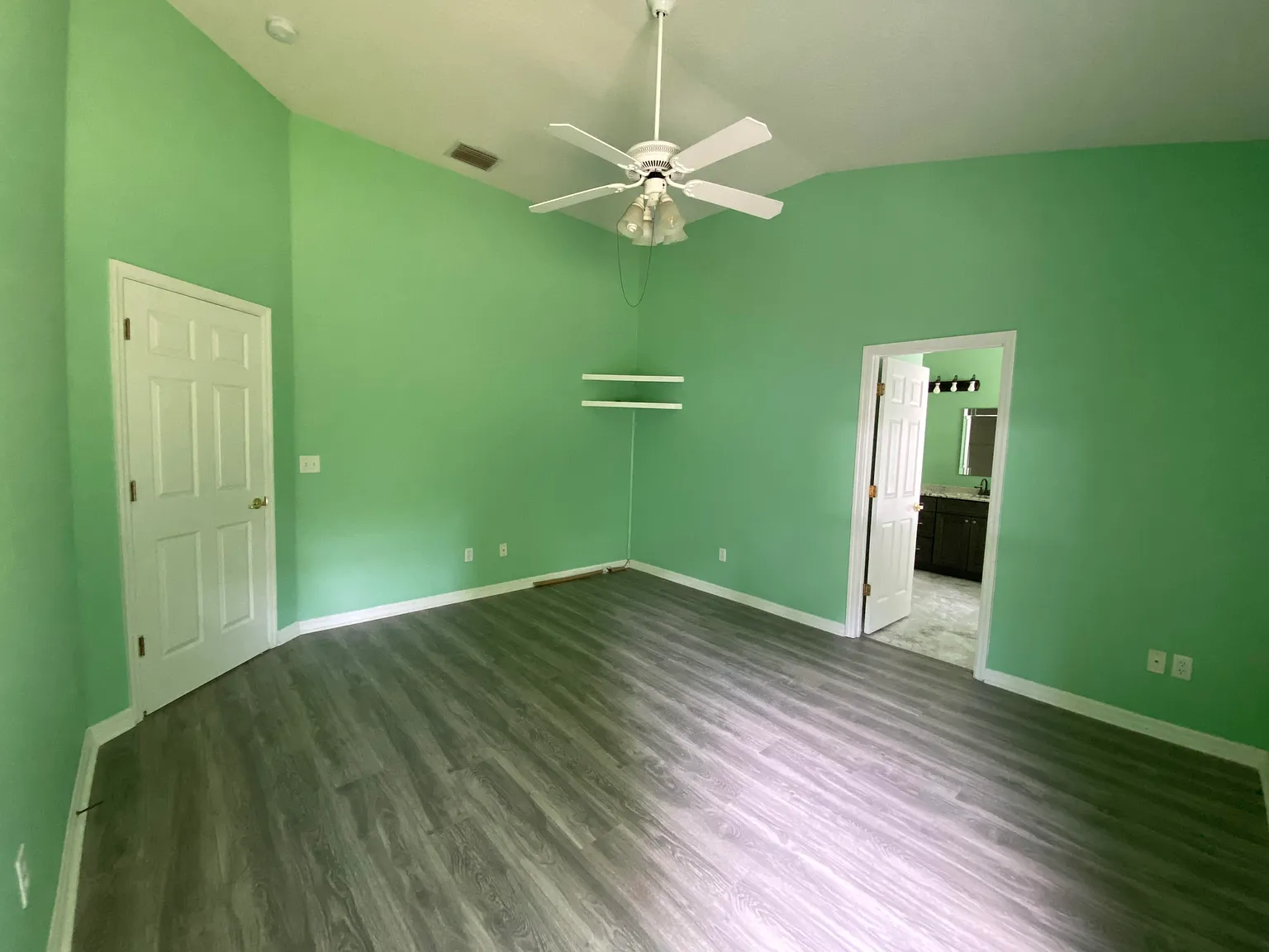 3 bed, 1752 sqft, $2,450 — Photo 4