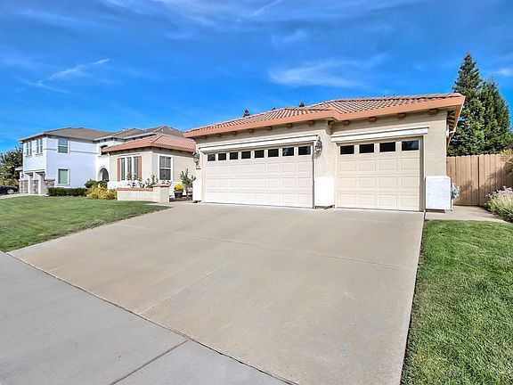 3rd image of 1715 Dashwood Dr