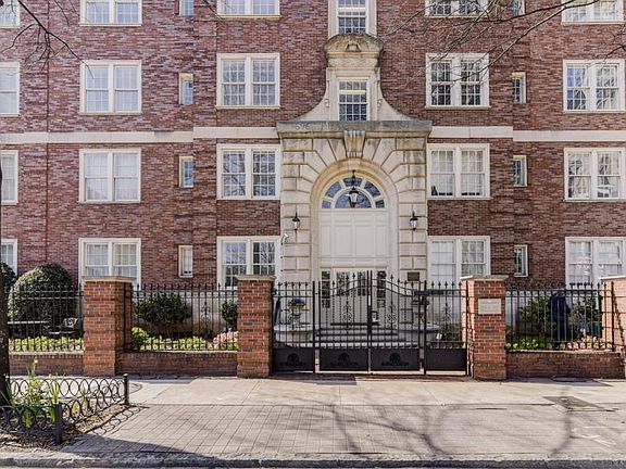 4th image of 800 Peachtree St NE APT 1120