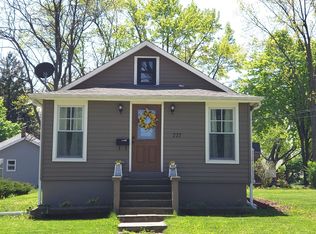 777 Schiller St, Elgin, IL 60123