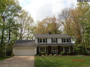 1032 W Mill Dr, Highland Heights, OH