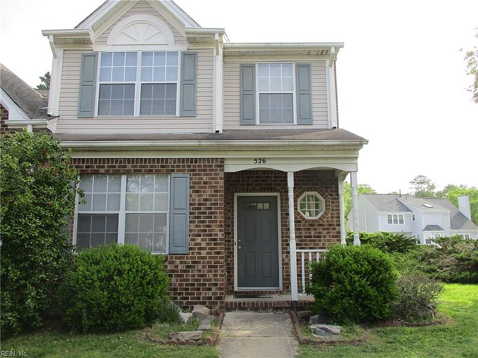 1st image of 526 S Lake Cir